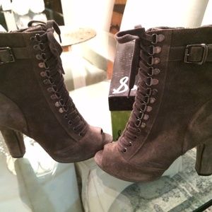SAM EDELMAN GRAPHITE SUEDE BOOTIES - SIZE 8M